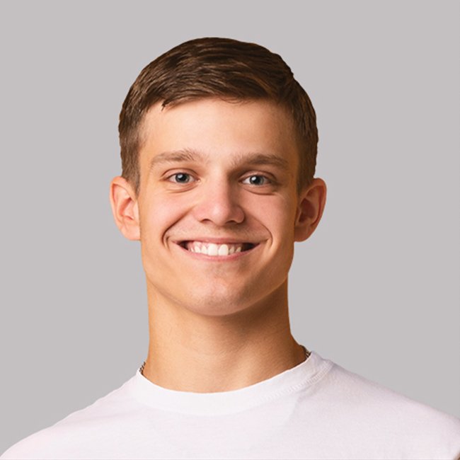 Junge braucht reinigungsdienst